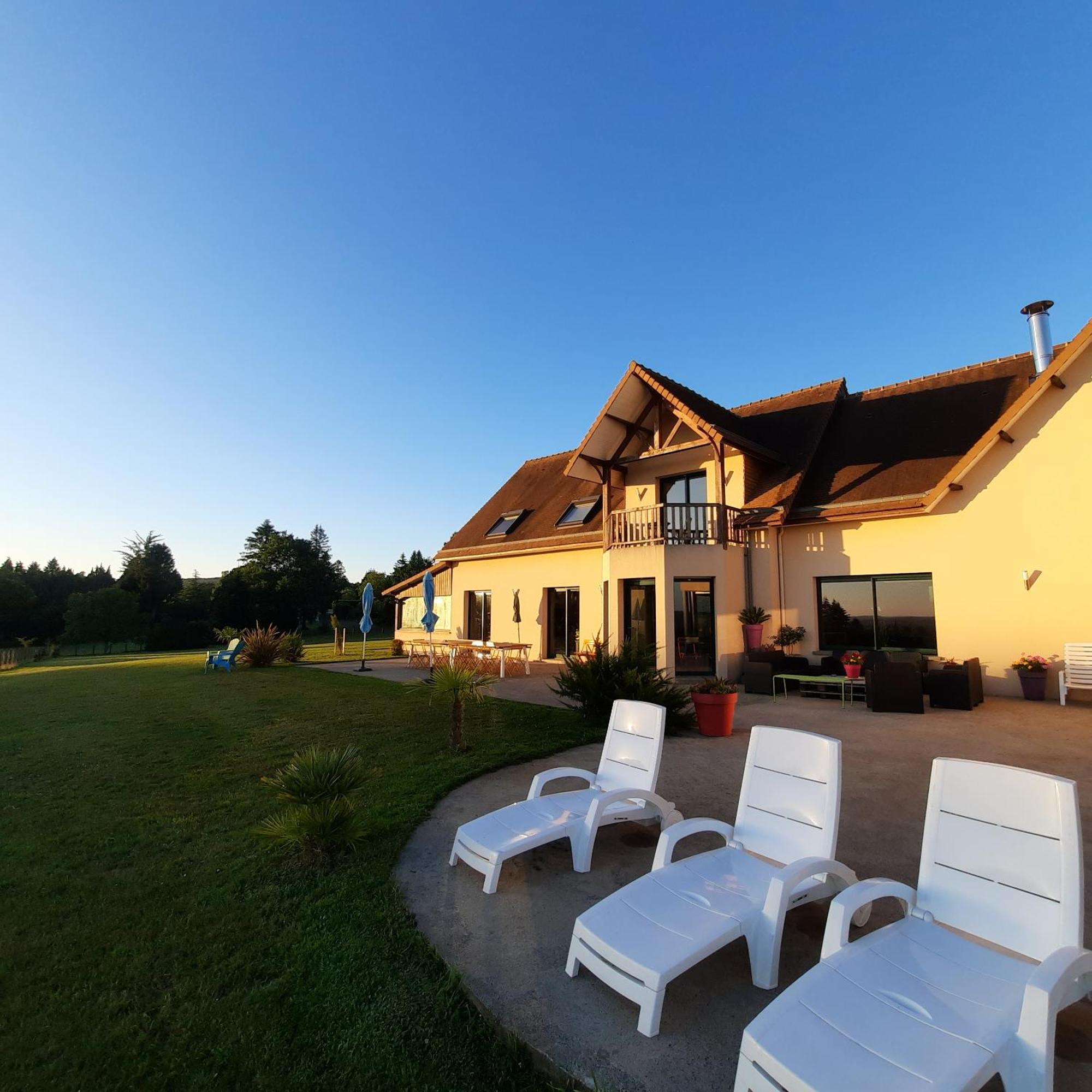 Magnifique Villa Avec Piscine Interieure Saint-Pois Extérieur photo